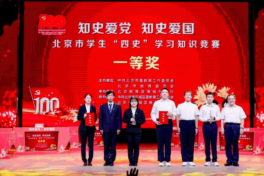 Tabe大肆夸奖小虎，称他为LPL第一中单，不过仍有一个缺点